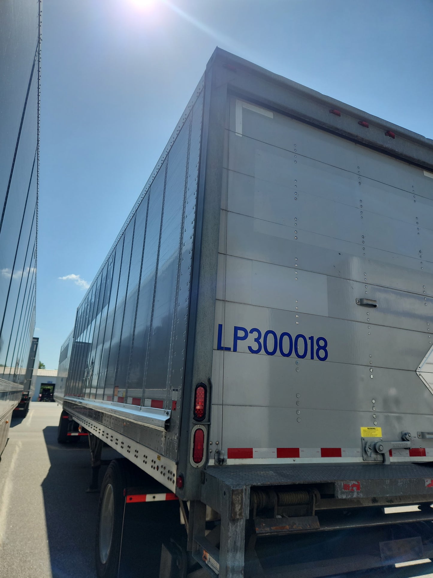 2016 - 30' Wabash Duraplate - Roll Door / Lift Gates
